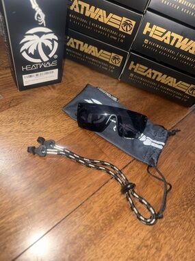 Heatwave Kids Lazer FaceSunglasses with Pouch